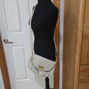 Marc Jacobs Women’s Cream Crossbody Shoulder Bag